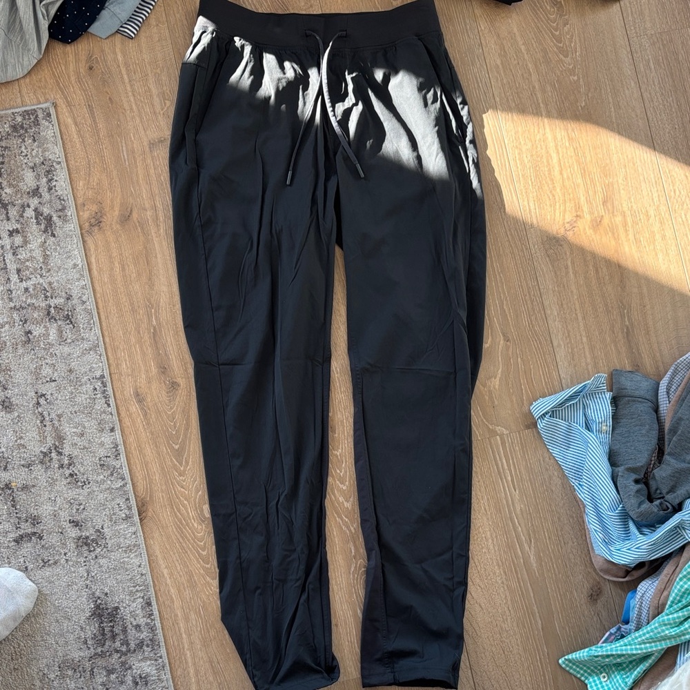 Lululemon Athletica Gray Sweatpants for Versatile Comfort